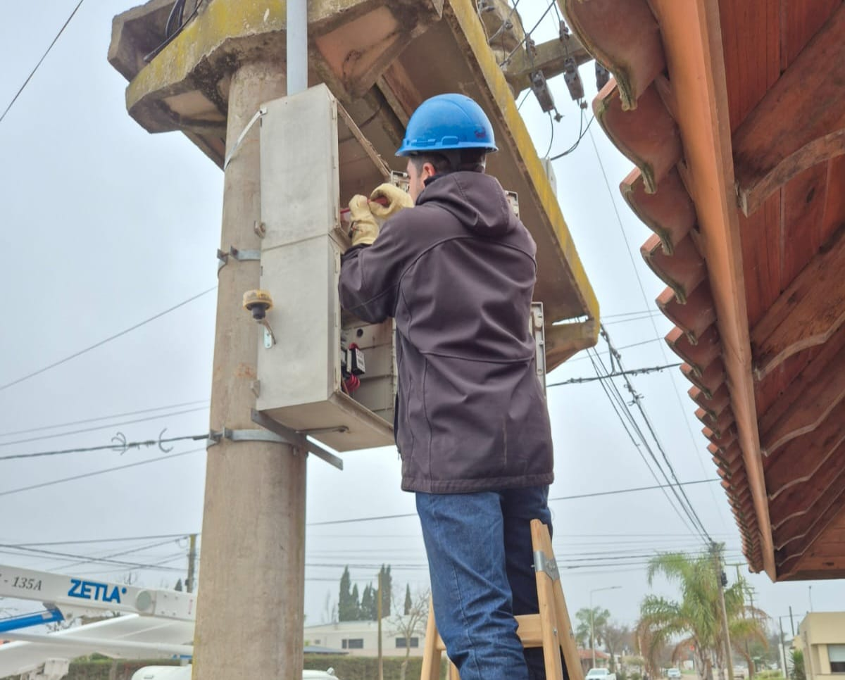 Se colocaron hoy los primeros medidores inteligentes