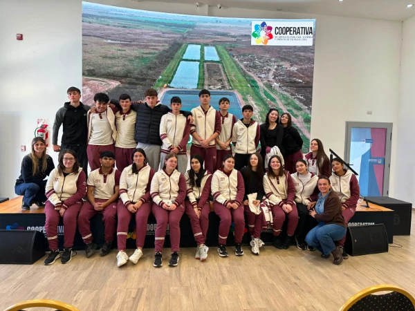 La Cooperativa brindó una charla sobre tratamiento de efluentes a alumnos del IPEM Nº 172