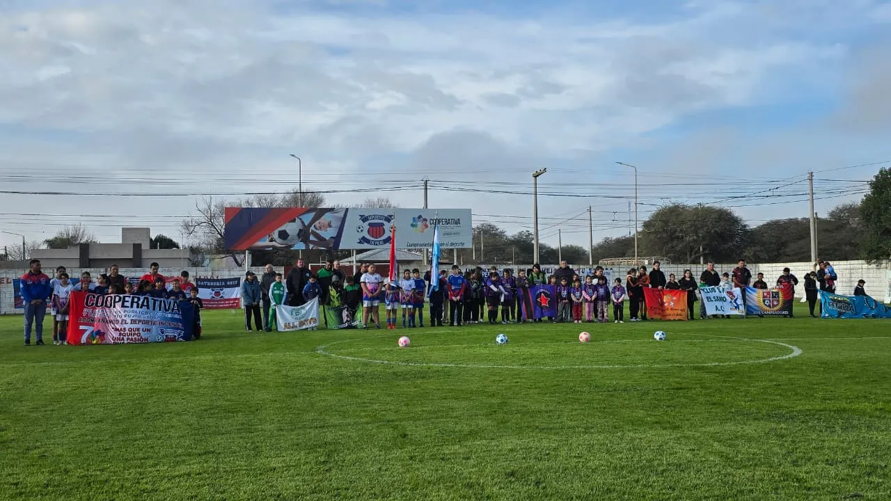Se inauguró el torneo de la Liga Villamariense de Baby Fútbol que lleva el nombre “70 Aniversario de la Cooperativa de Servicios Públicos Vivienda y Crédito Tío Pujio Ltda”